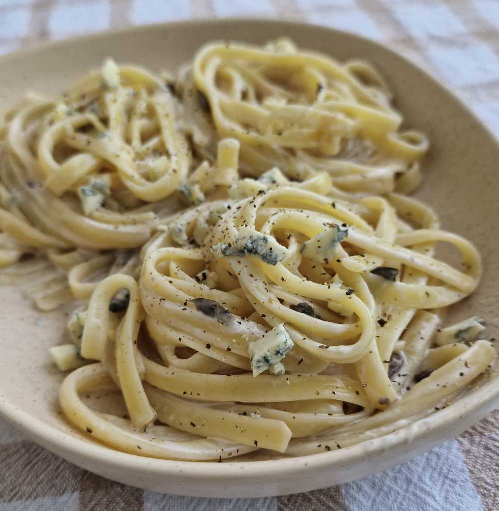 Creamy Pasta with Blue Cheese & Black Olives