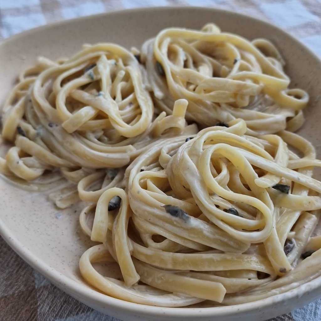 serving pasta