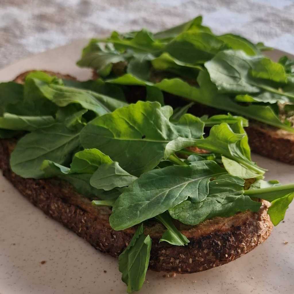 toast with arugula