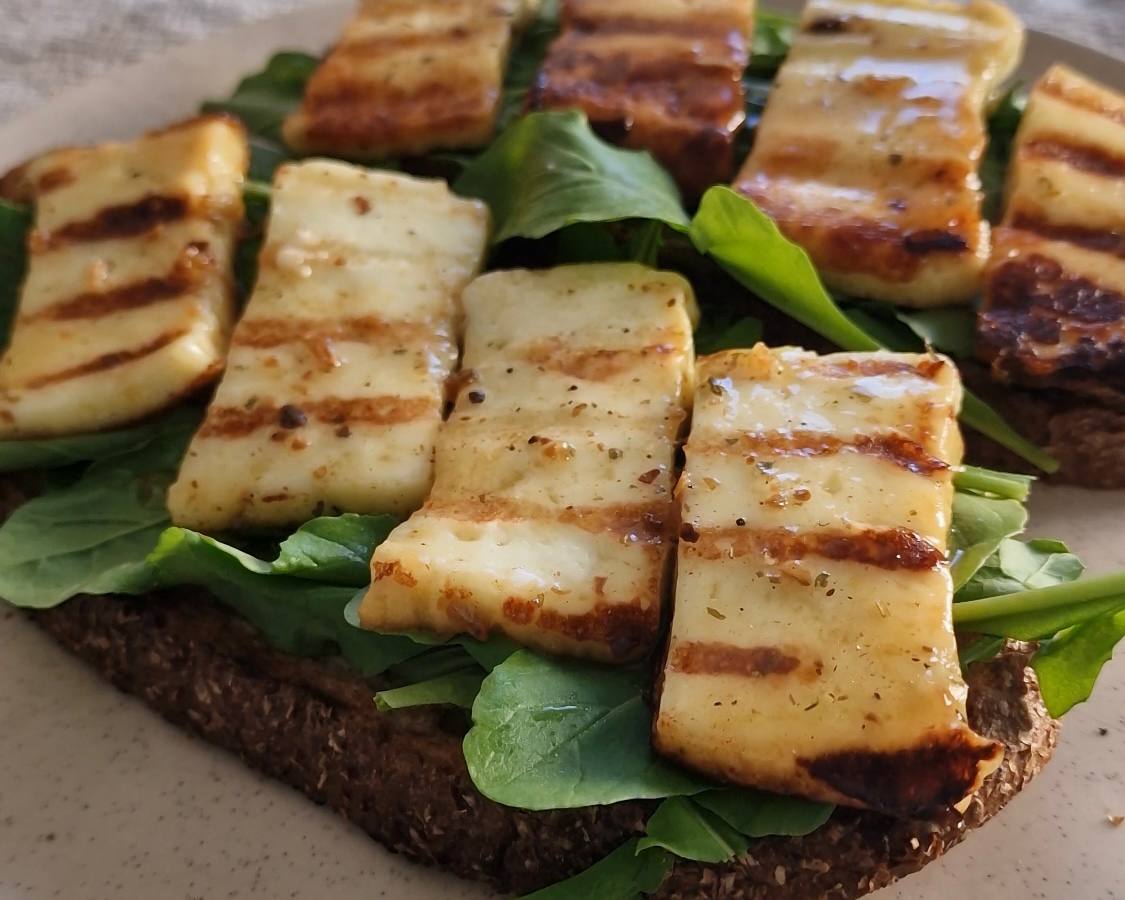 toast with honey glazed halloumi cheese