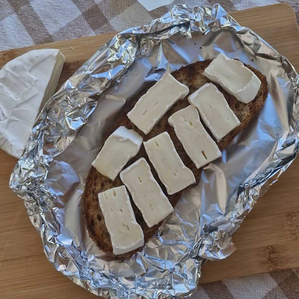 camembert toast