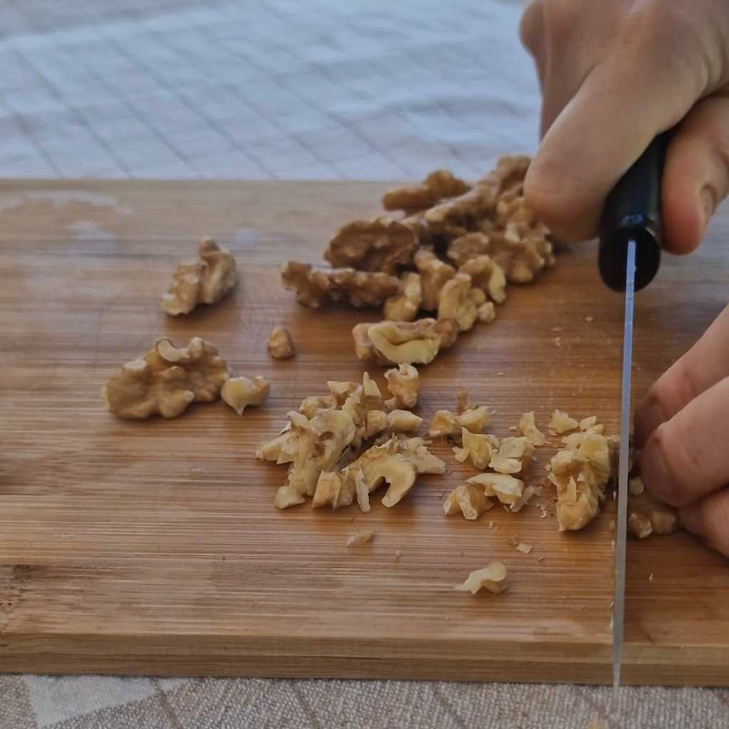 chop walnuts