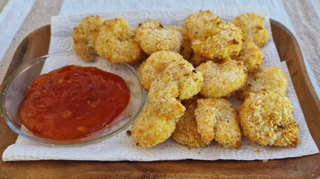 crispy coconut shrimp with sweet chili sauce