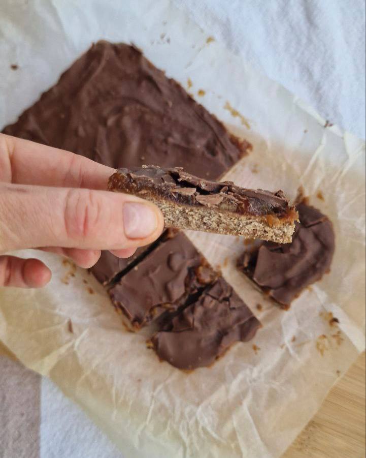 Vegan Healthy Peanut Twix bar