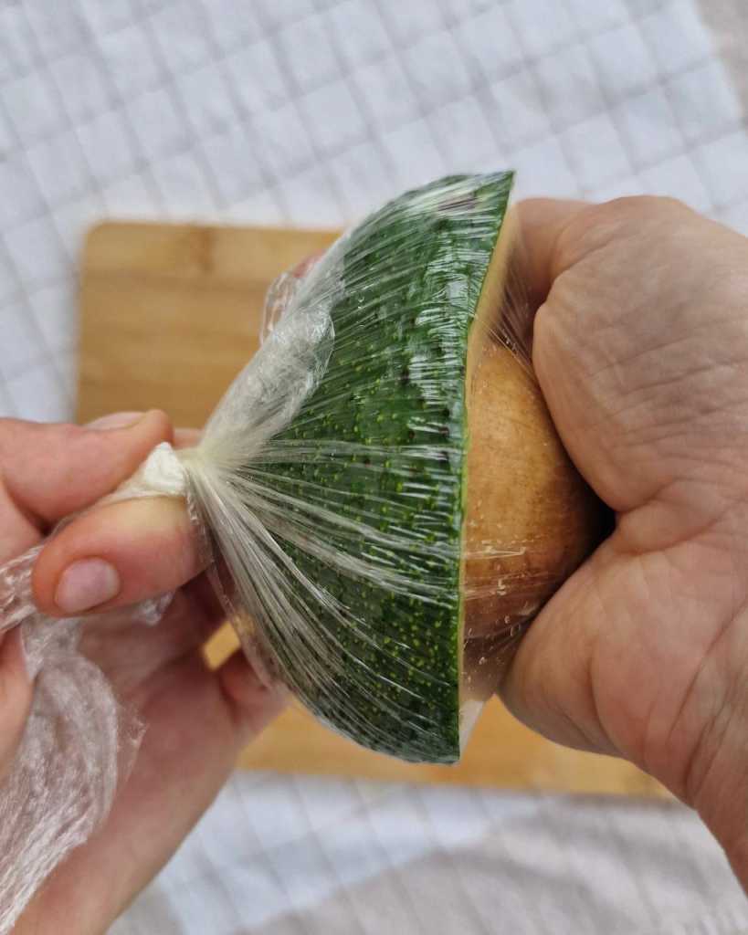 how to keep avocado fresh