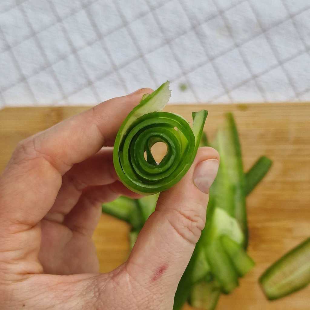 cucumber roses