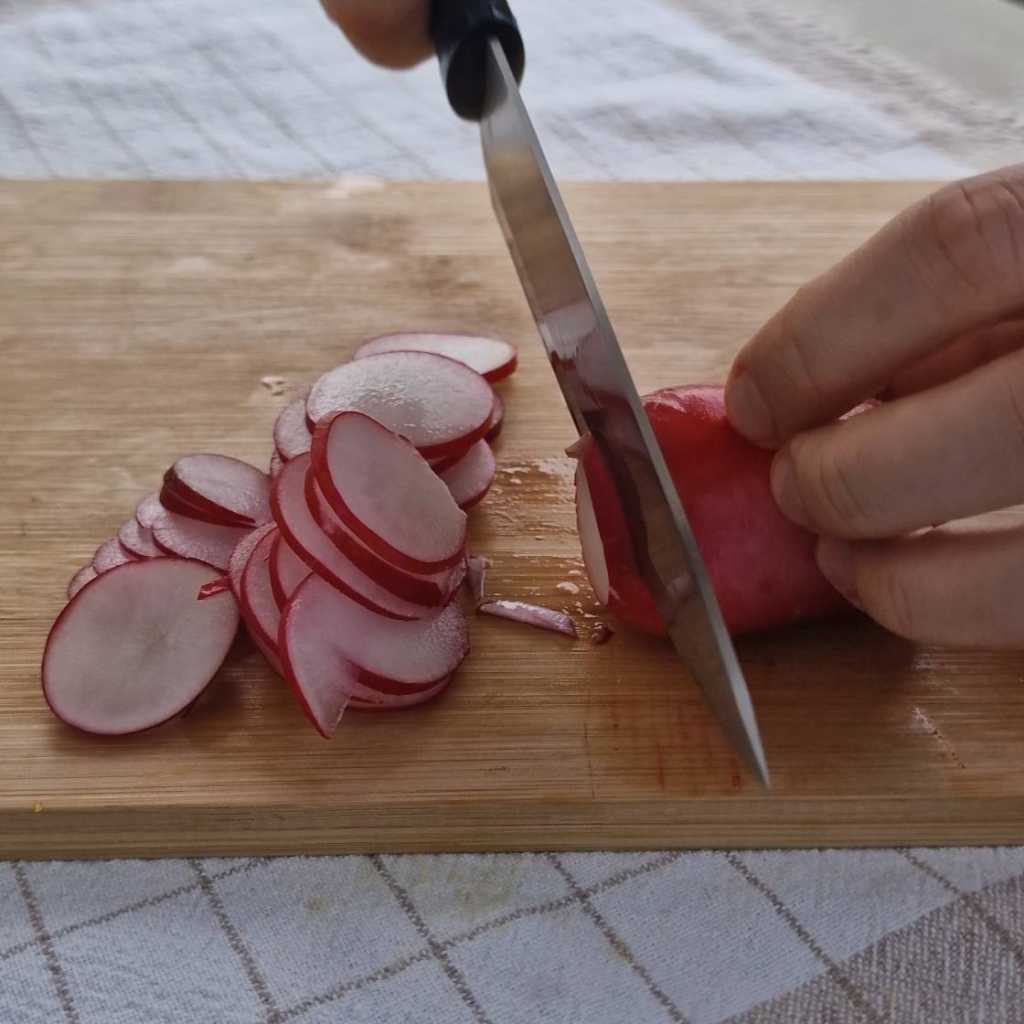 radish slices