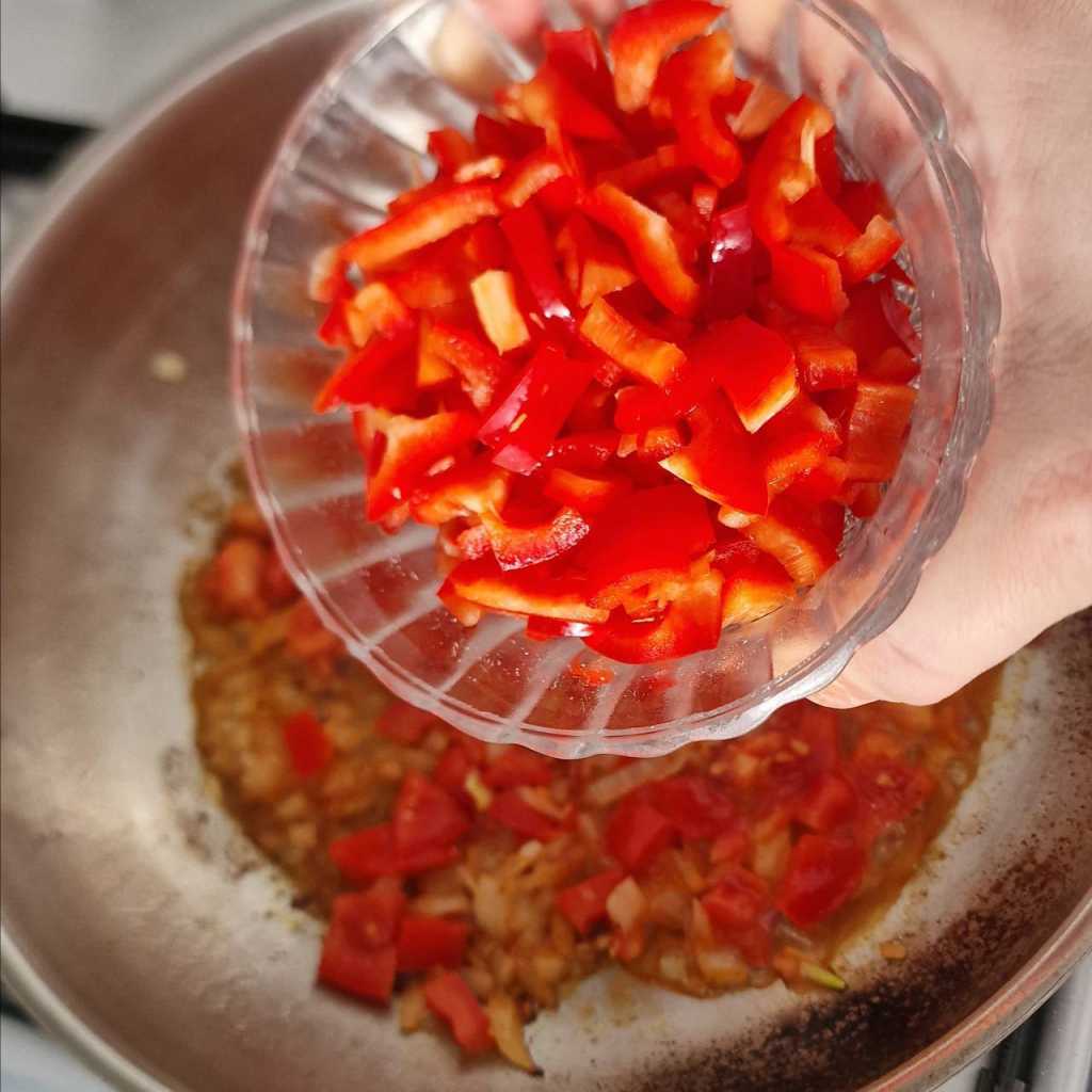 red tomato pasta sauce