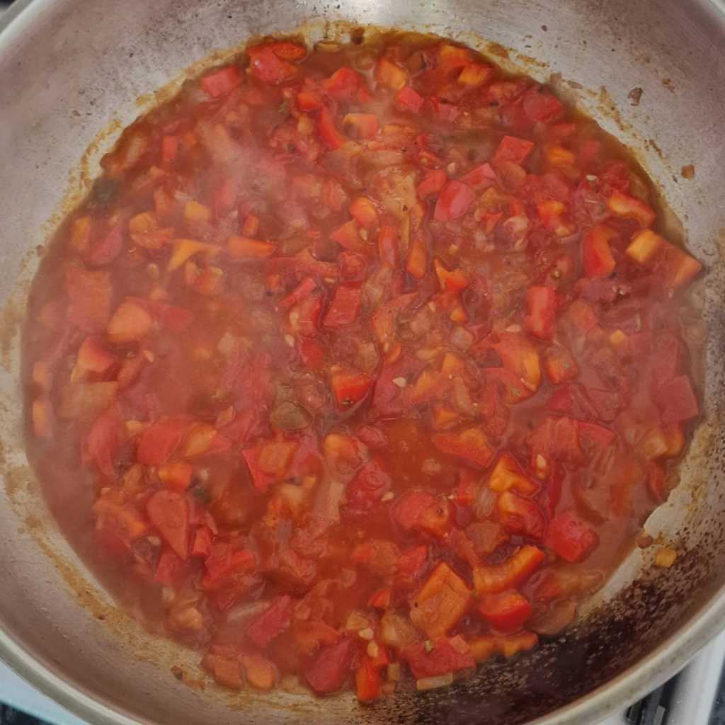 red tomato pasta sauce