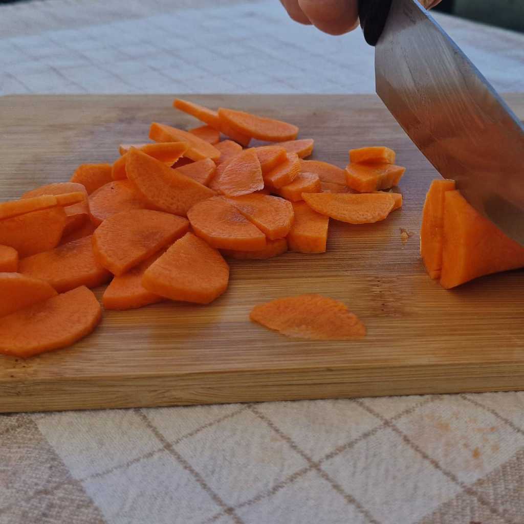 cut carrot into semicircles