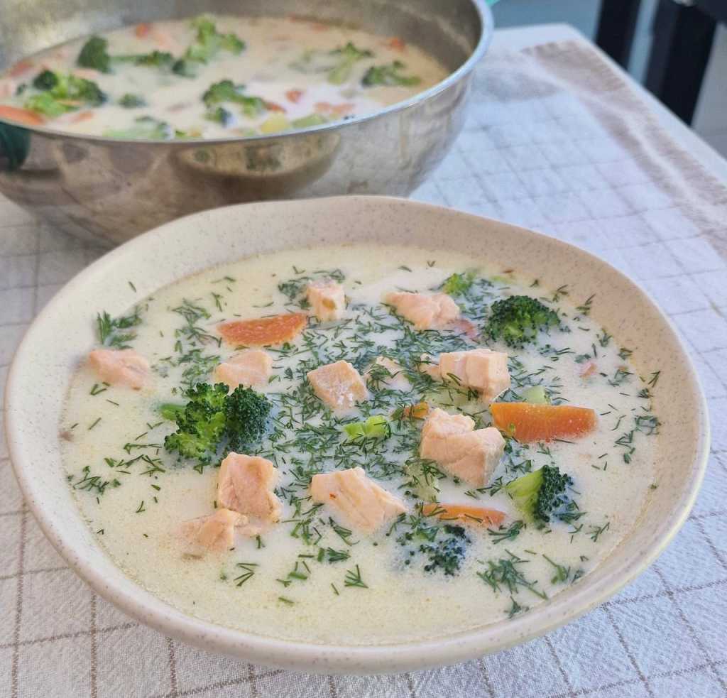 Finnish creamy salmon soup Lohikeitto recipe