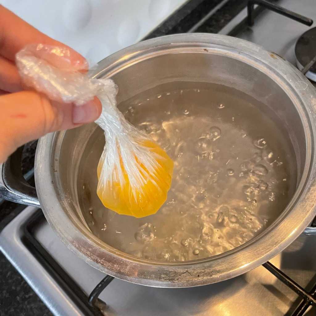 poached egg easy recipe with cling film