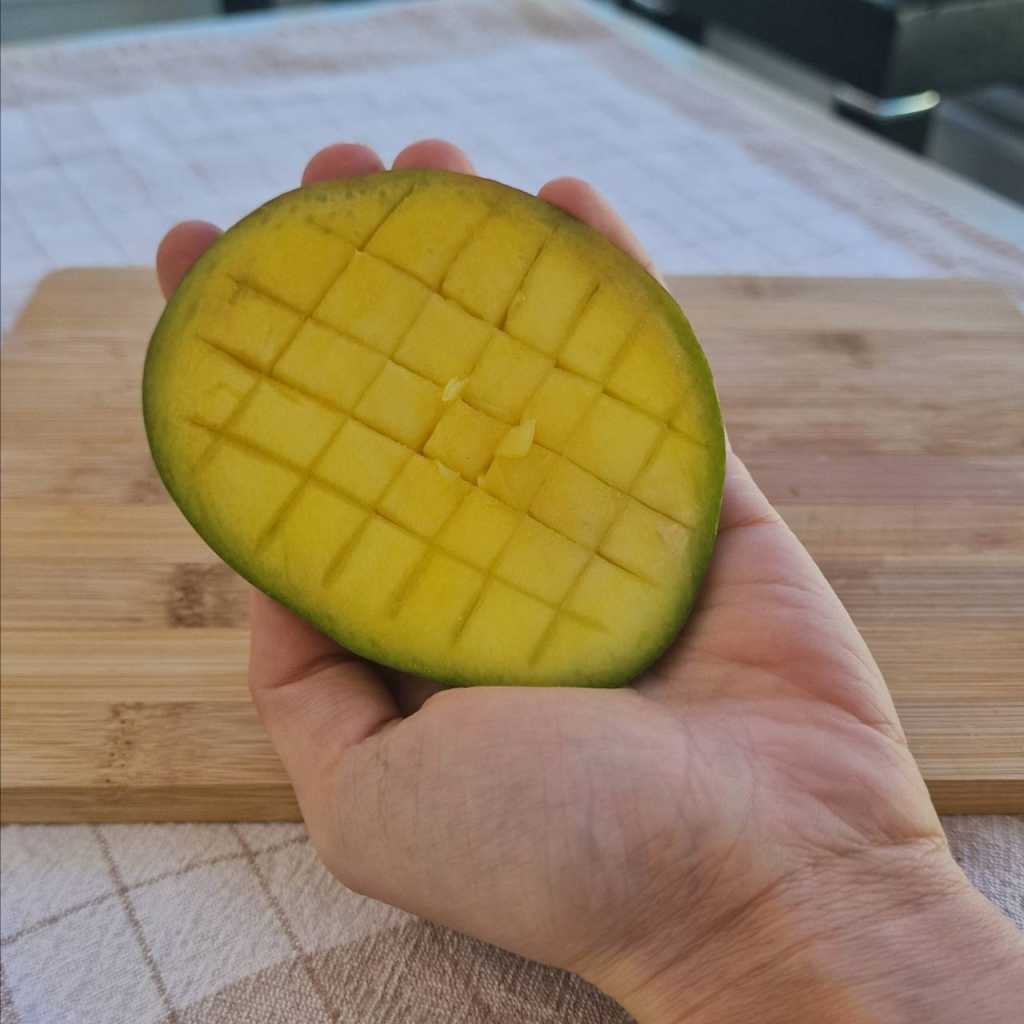 cut mango