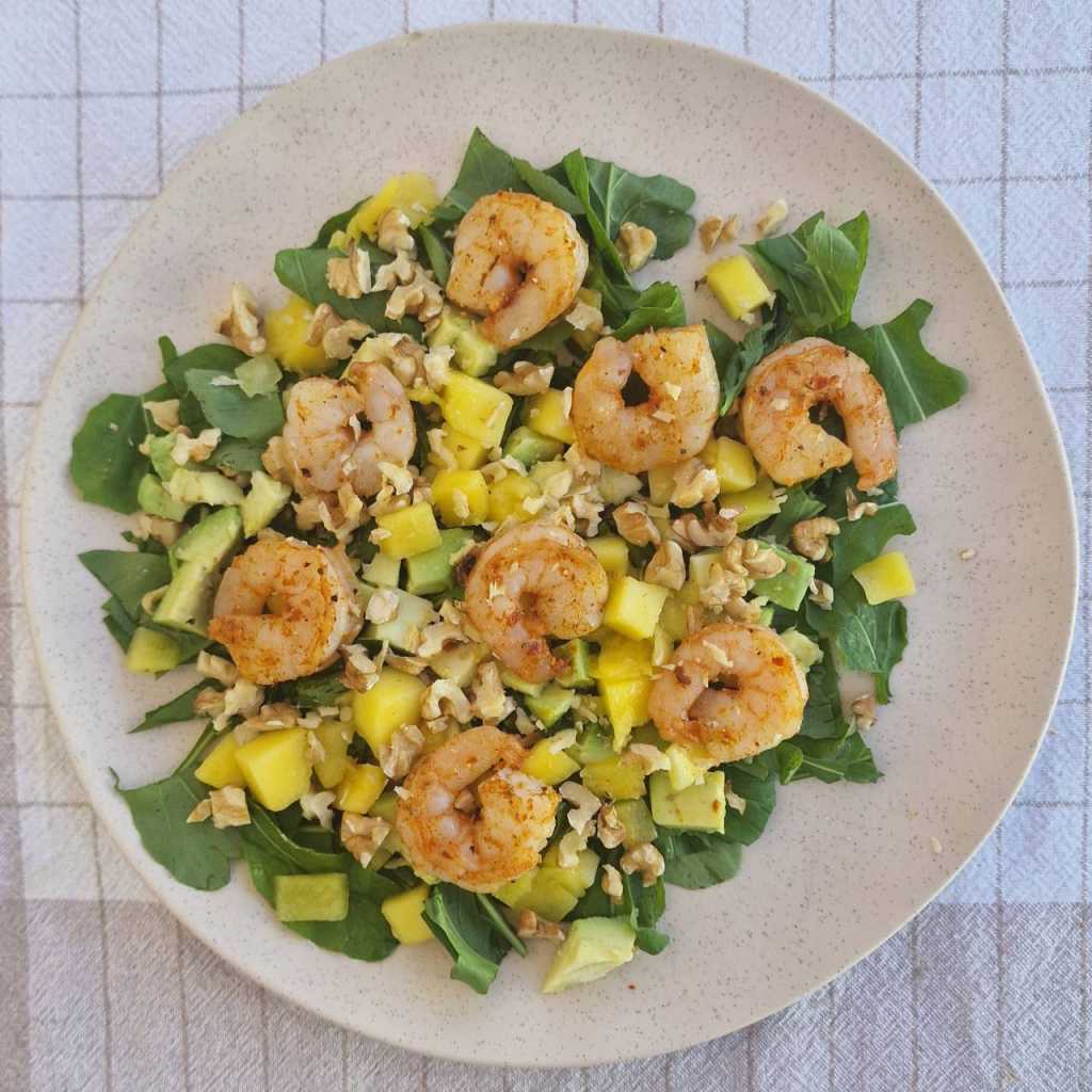 arugula avocado mango hazelnuts salad