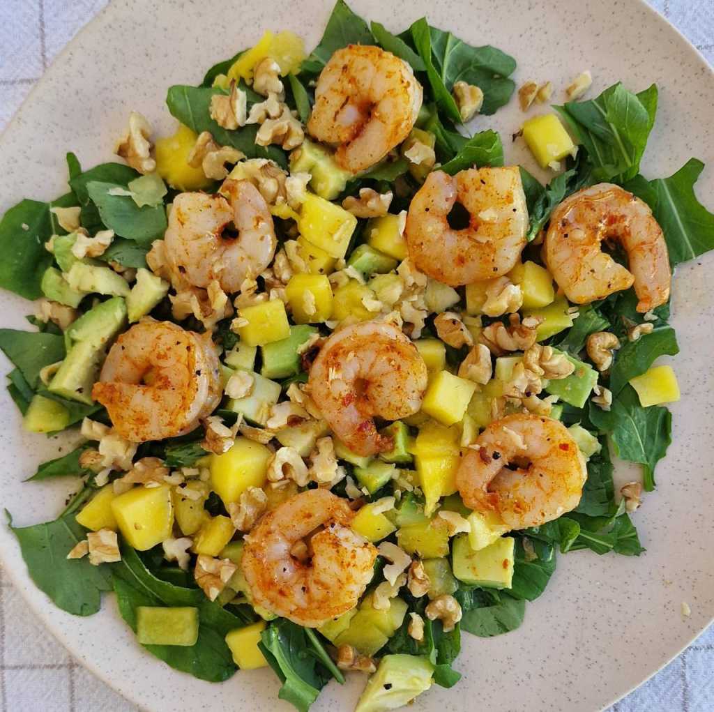 arugula avocado mango hazelnuts salad