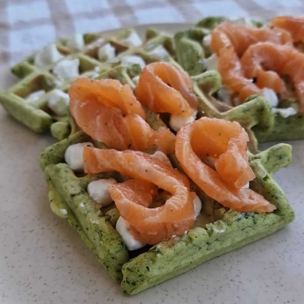 Healthy Spinach Waffles with salmon