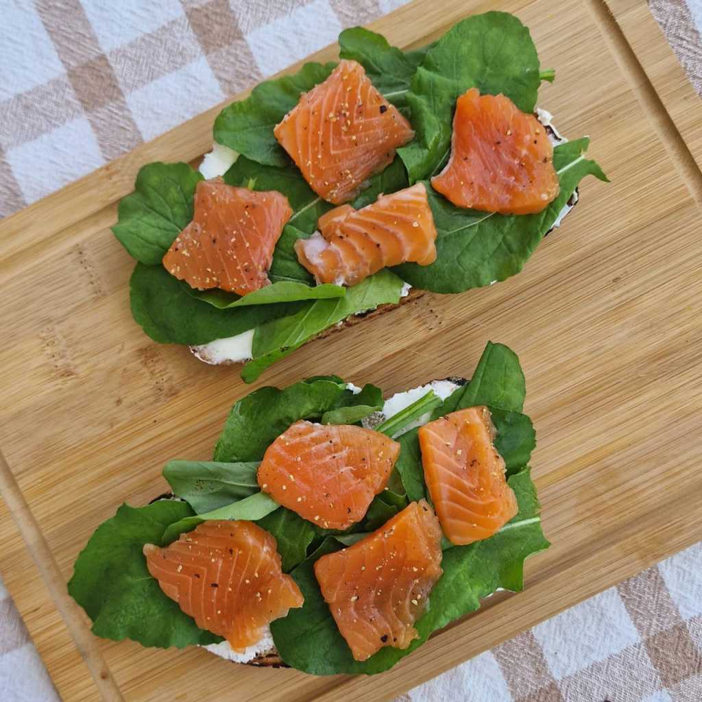 Toast with Smoked Salmon and Poached egg