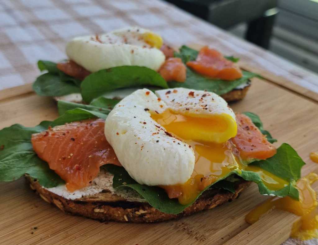 Toast with Smoked Salmon and Poached egg