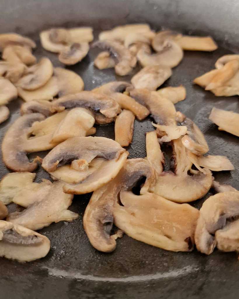 sautee cremini mushrooms