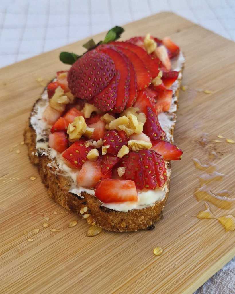 Strawberry Cream Cheese Toast recipe