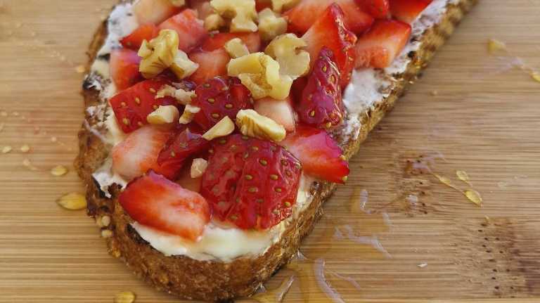 Strawberry Cream Cheese Toast recipe