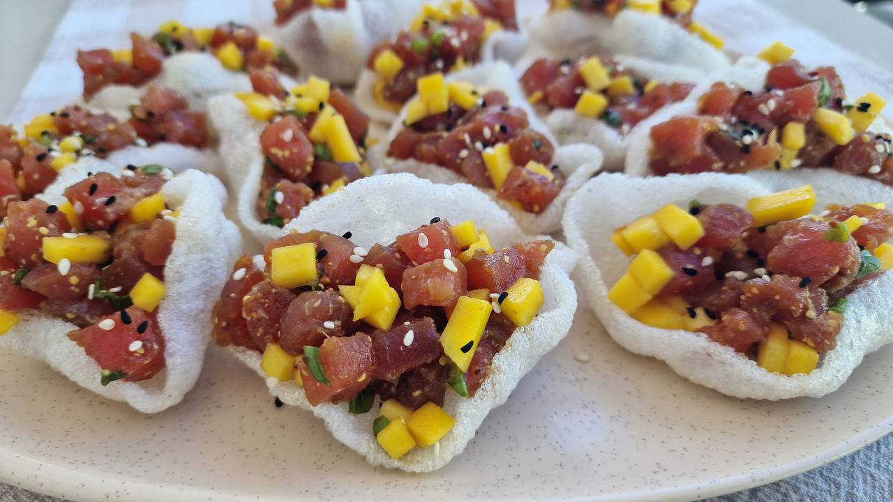 Tuna Tartare with Mango and Prawn Crackers