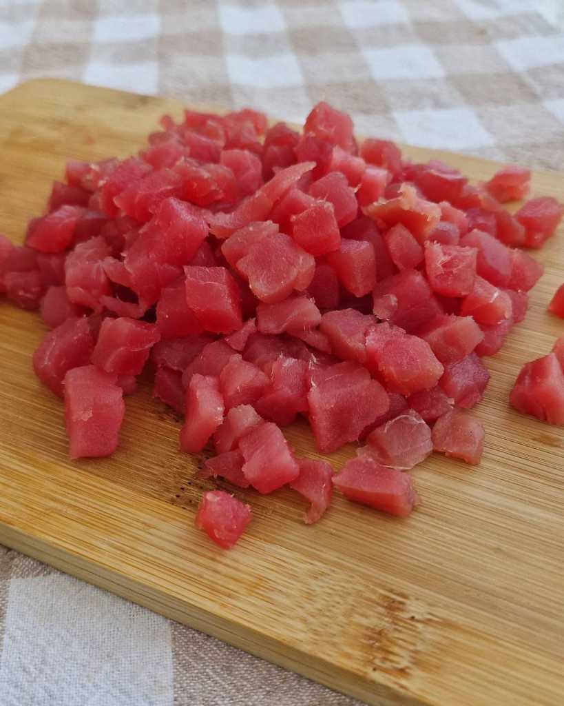 diced ahi tuna for Tuna Tartare with Mango and Prawn Crackers recipe