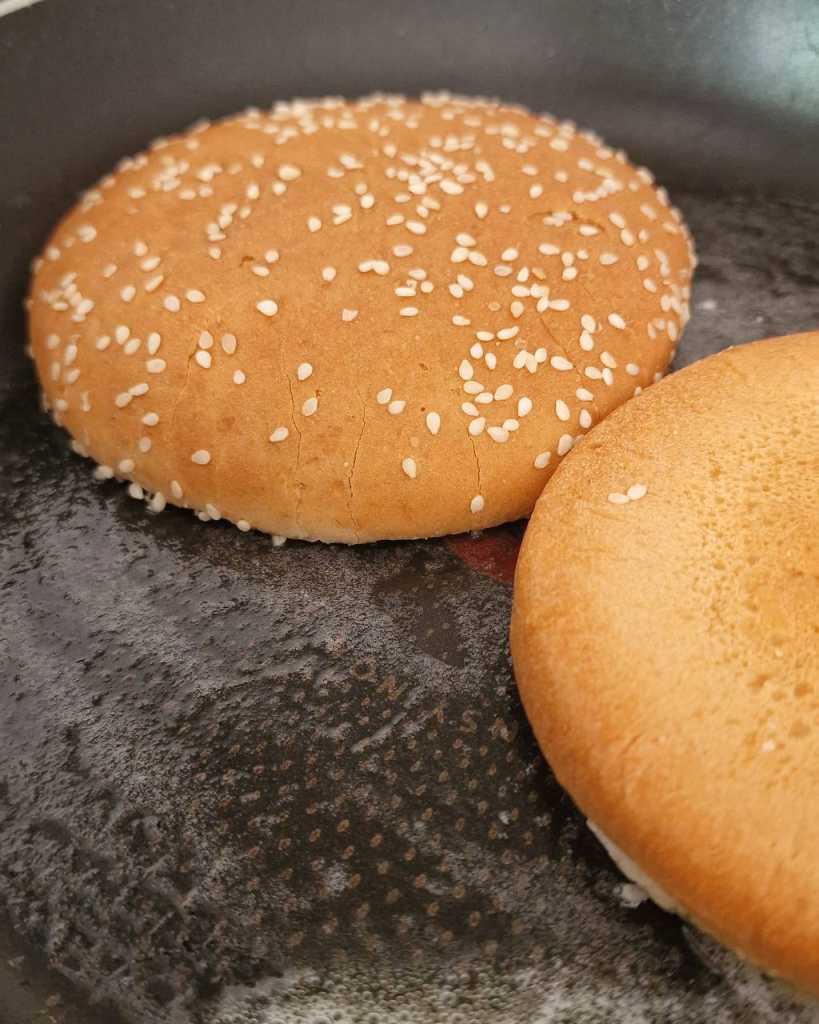 burger buns grilled