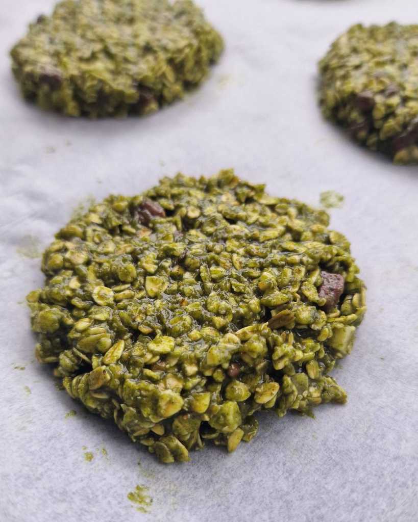 Healthy Matcha Chocolate Chip Oat cookies recipe 