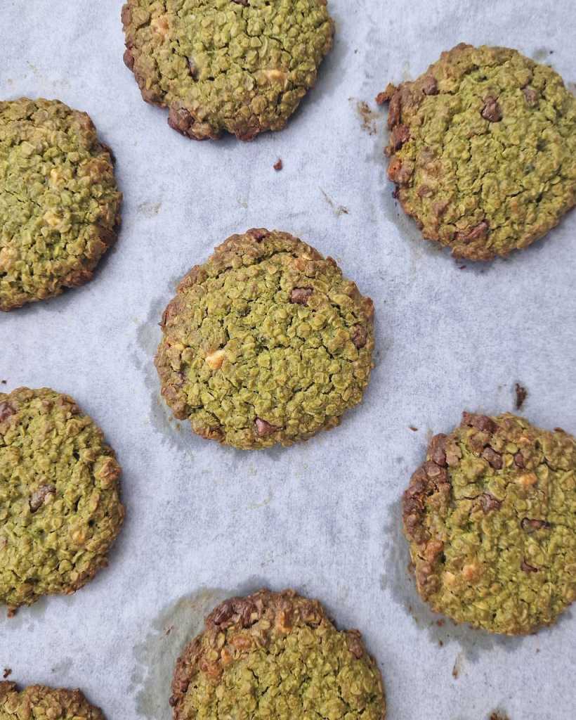 Healthy Matcha Chocolate Chip Oat cookies recipe 