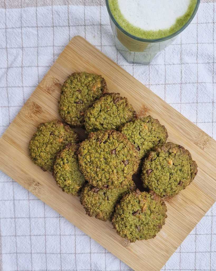 Healthy Matcha Chocolate Chip Oat cookies recipe 