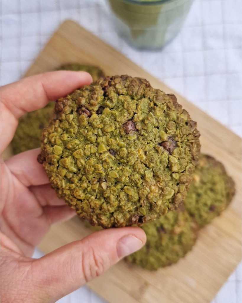 Healthy Matcha Chocolate Chip Oat cookies recipe 