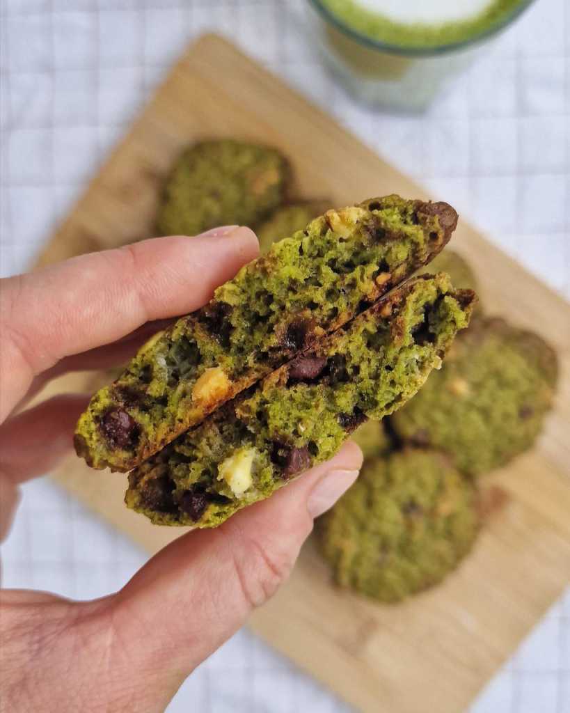 Healthy Matcha Chocolate Chip Oat cookies recipe 