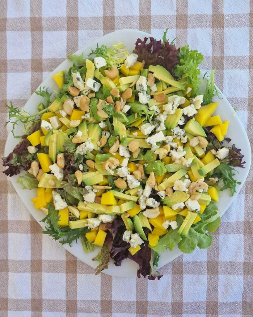 Mango, Avocado and Blue Cheese, cashew Salad recipe