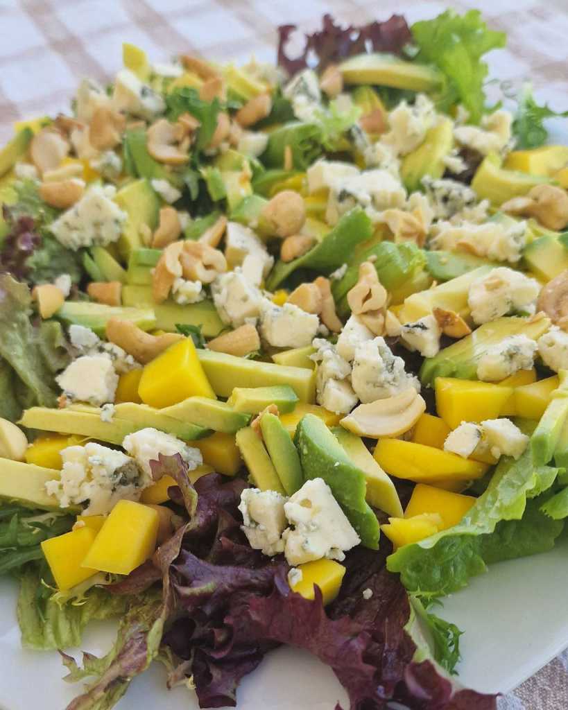 Mango, Avocado and Blue Cheese, cashew Salad recipe