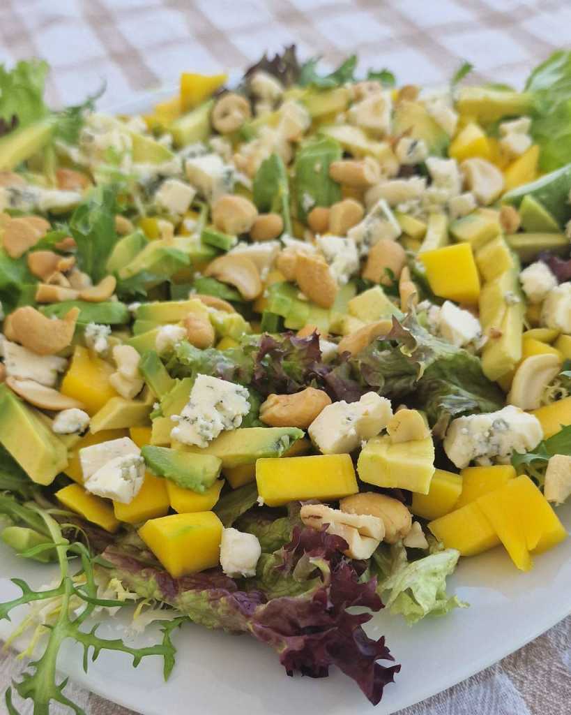 Mango, Avocado and Blue Cheese, cashew Salad recipe