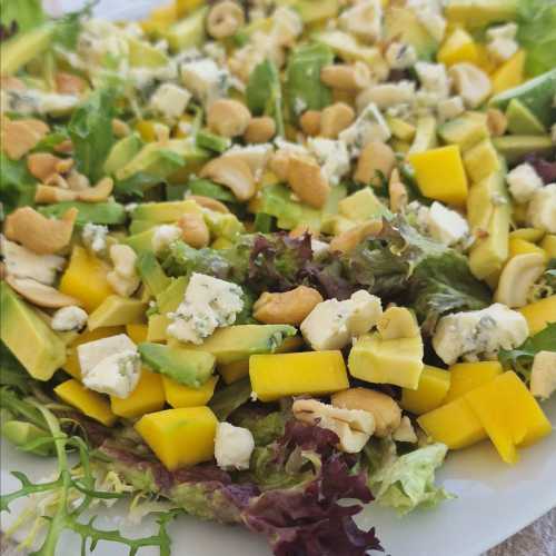 Mango, Avocado and Blue Cheese, cashew Salad recipe