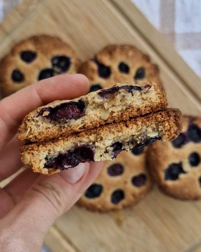 blueberry Crumbl Cookie