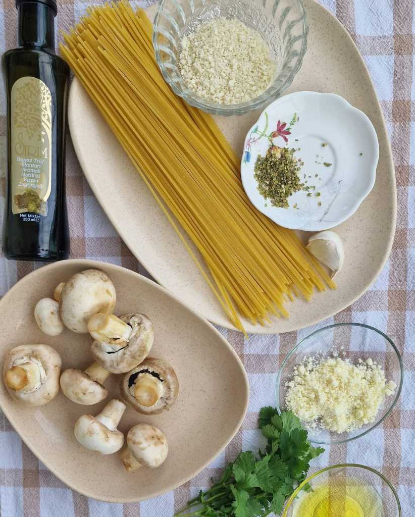 Mushroom Breadcrumbs Pasta with truffle oil recipe ingredients