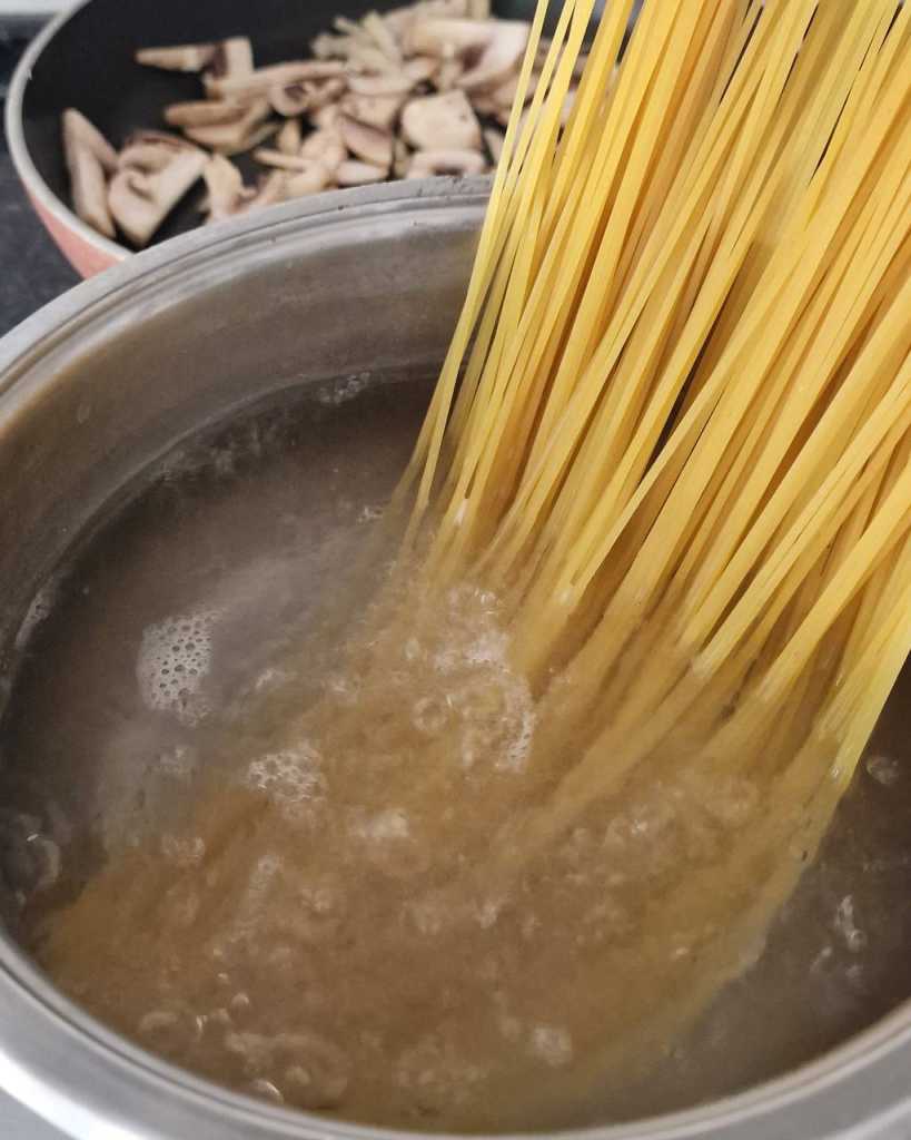 spaghetti cooking