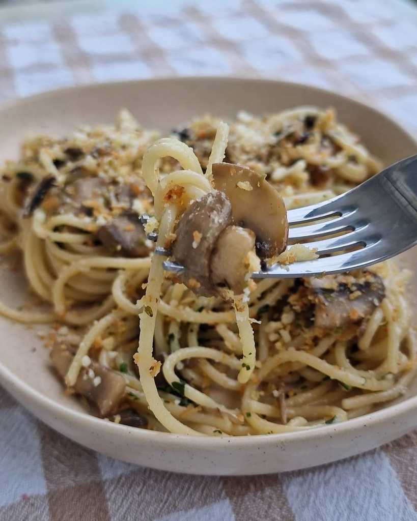 Mushroom Breadcrumbs Pasta with Truffle oil recipe