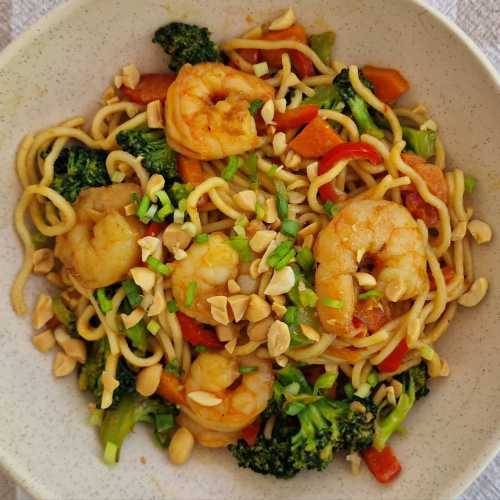 Stir-fry Noodles with Shrimp and Vegetables recipe