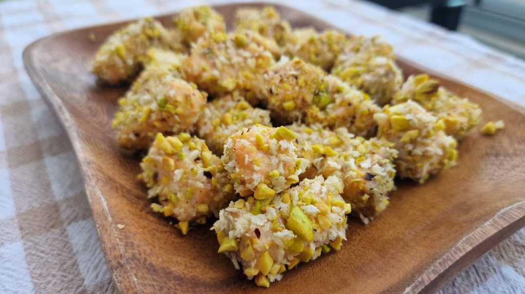 Pistachio-crusted Salmon Bites recipe