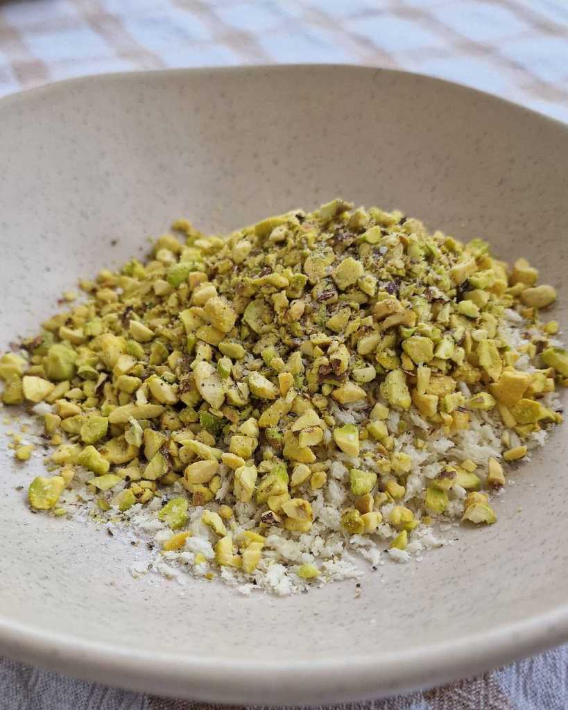 Pistachio breadcrumbs mixture