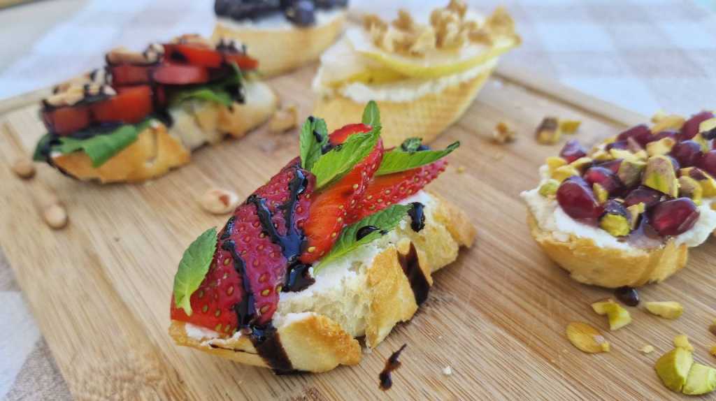 Five Easy Ricotta Crostini ideas