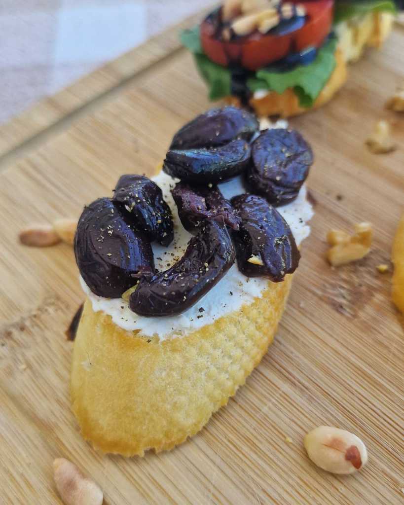 Olives, pistachios, black pepper crostini recipe