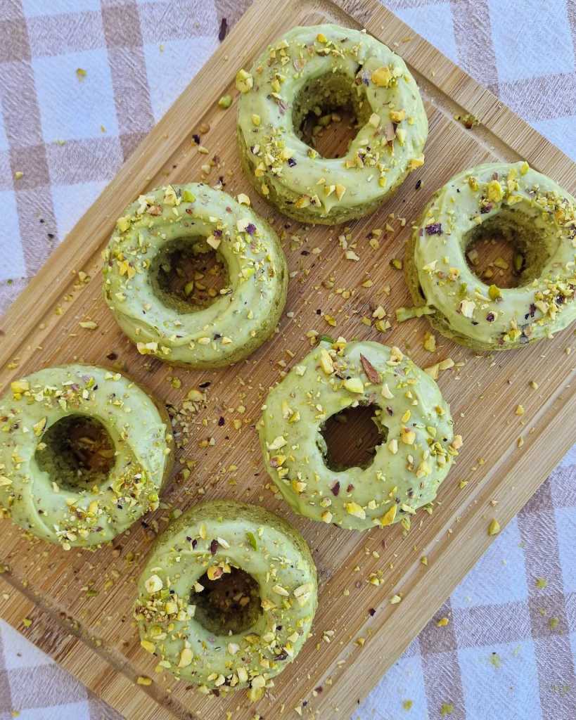 healthy baked pistachio donuts