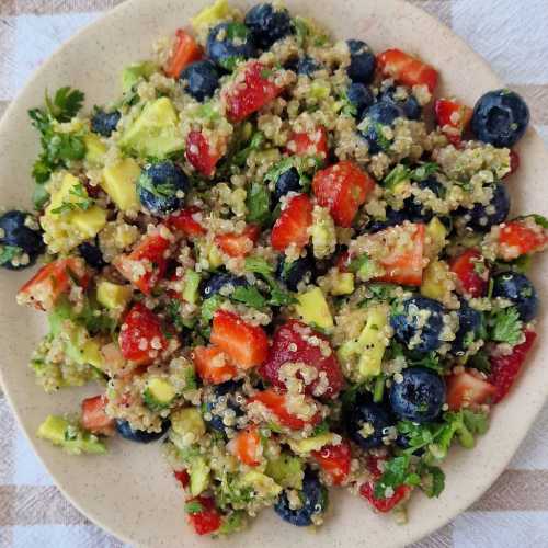 berry quinoa salad recipe