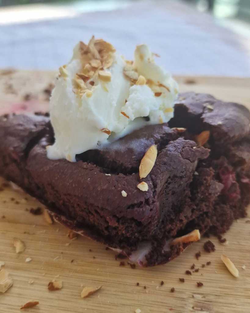 cherry brownies with icecream