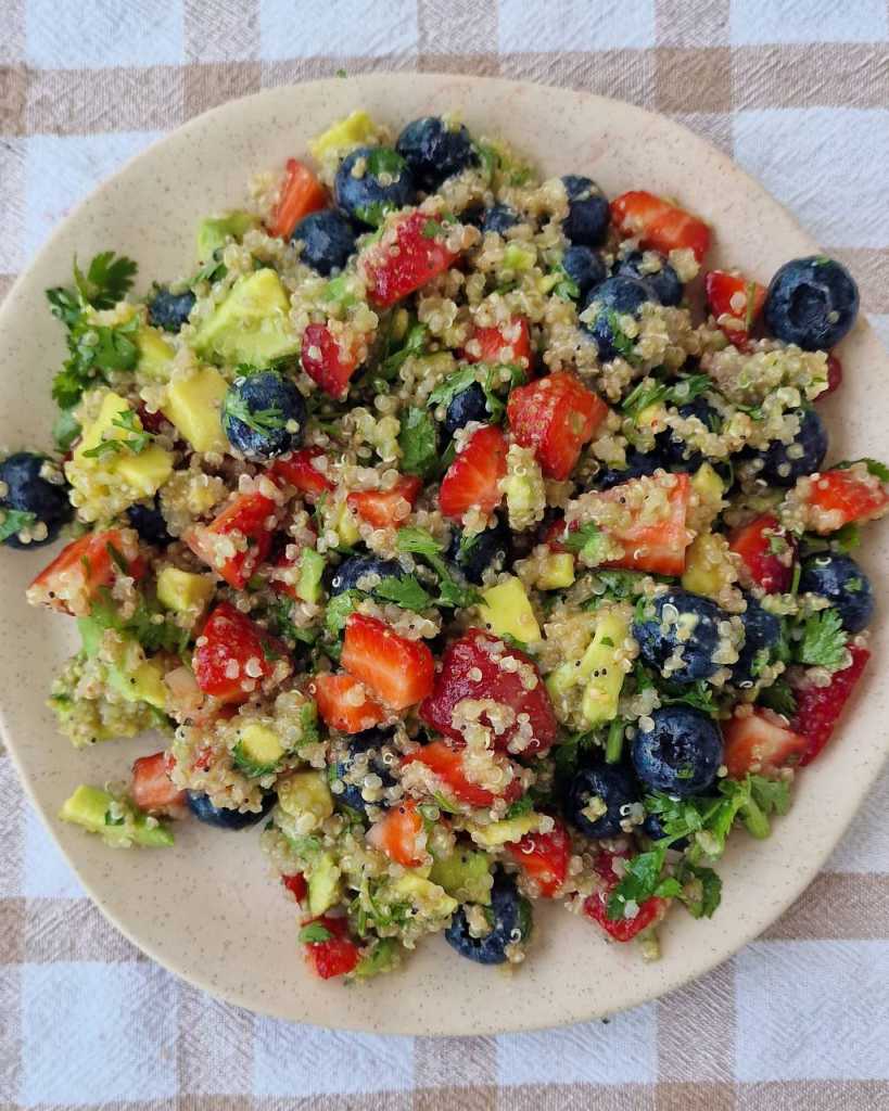 strawberry blueberry avocado quinoa salad 